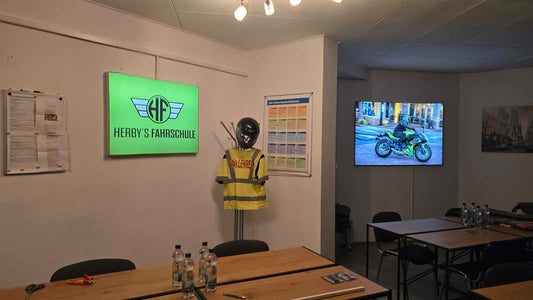 Kundenprojekt mit Leuchtbilder24. Adrenalin trifft Licht, unsere neuen Highlights für Motorradfans